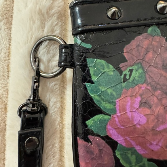 Betsey Johnson Black Floral Wristlet Betseyville - Picture 5 of 7